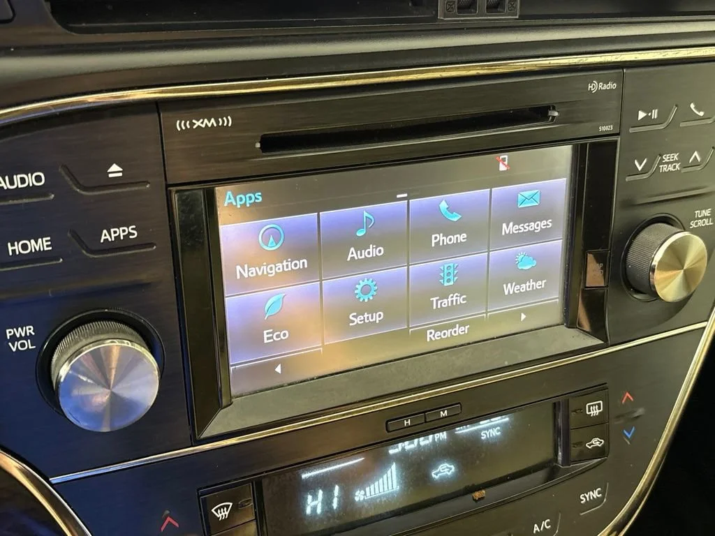 Used 2015 Gray Toyota XLE Touring image 35