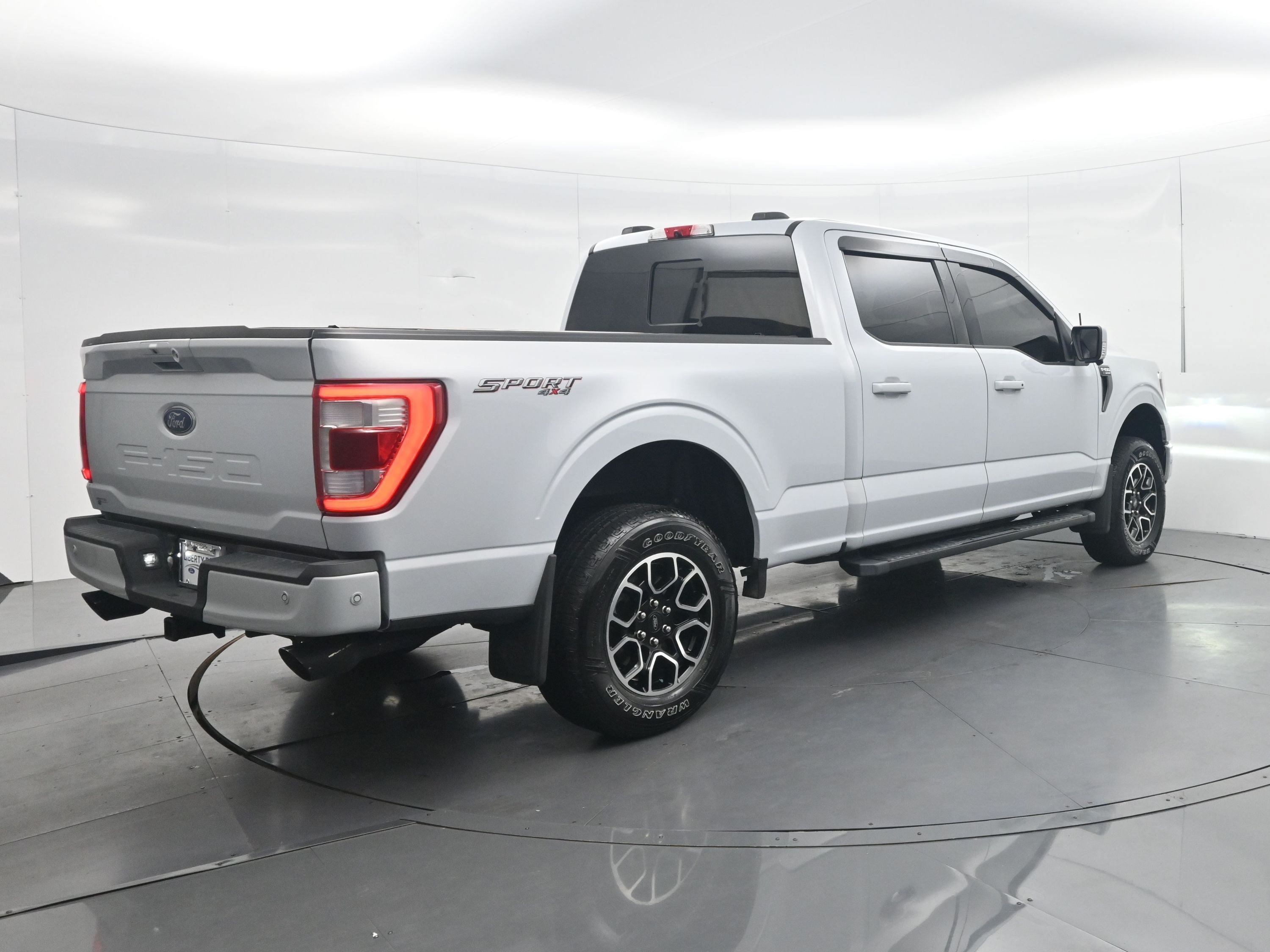 Certified Used 2021 White Metallic Ford LARIAT image 5