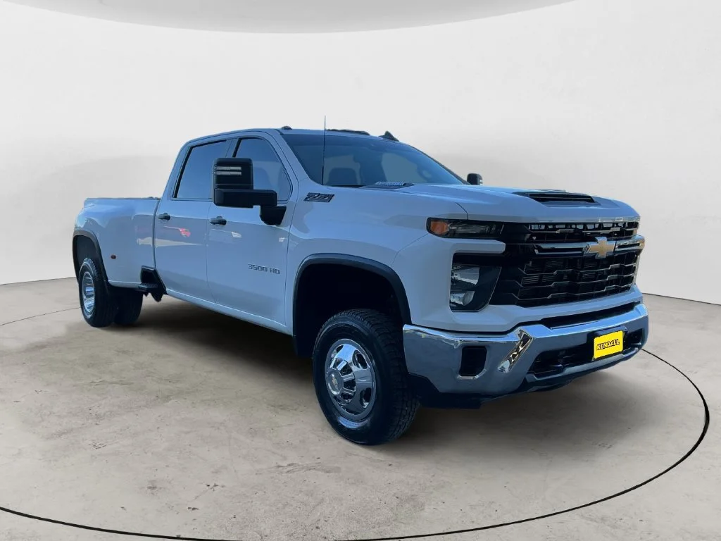 Used 2024 Summit White Chevrolet WT DRW image 5