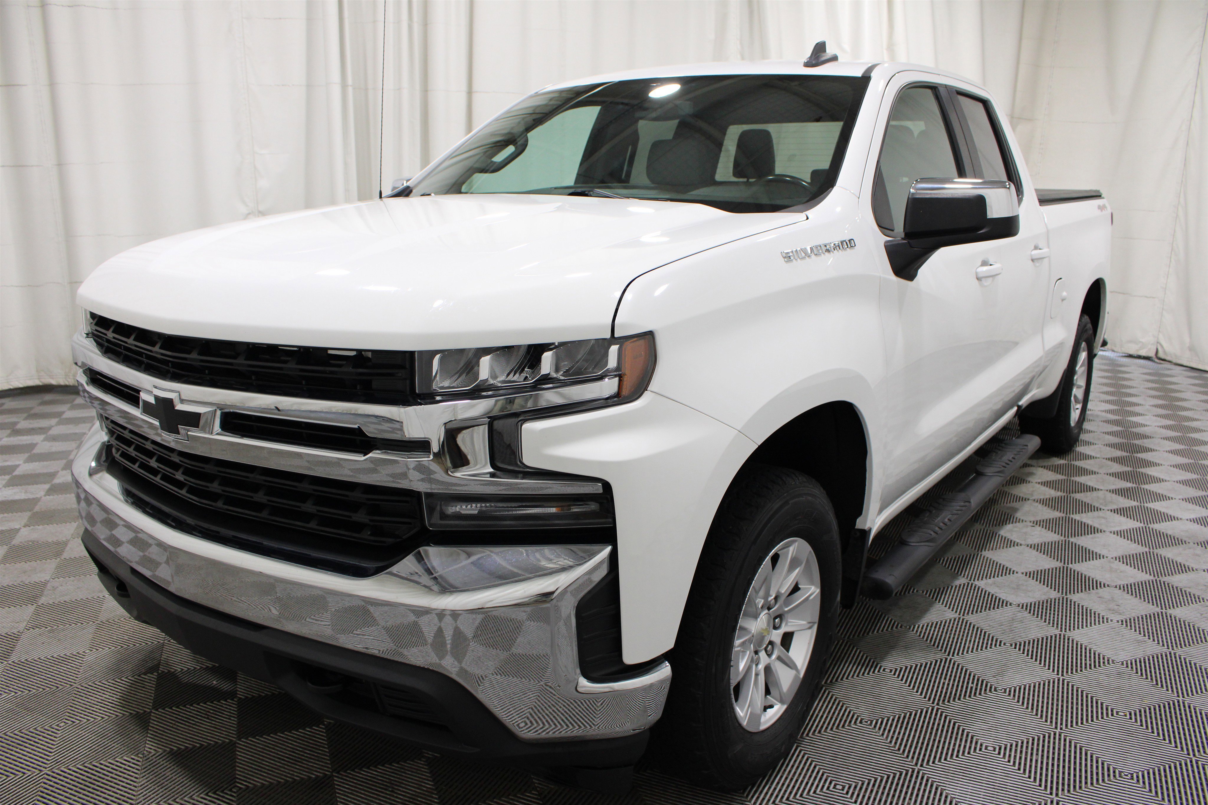 Used 2020 Summit White Chevrolet LT image 33