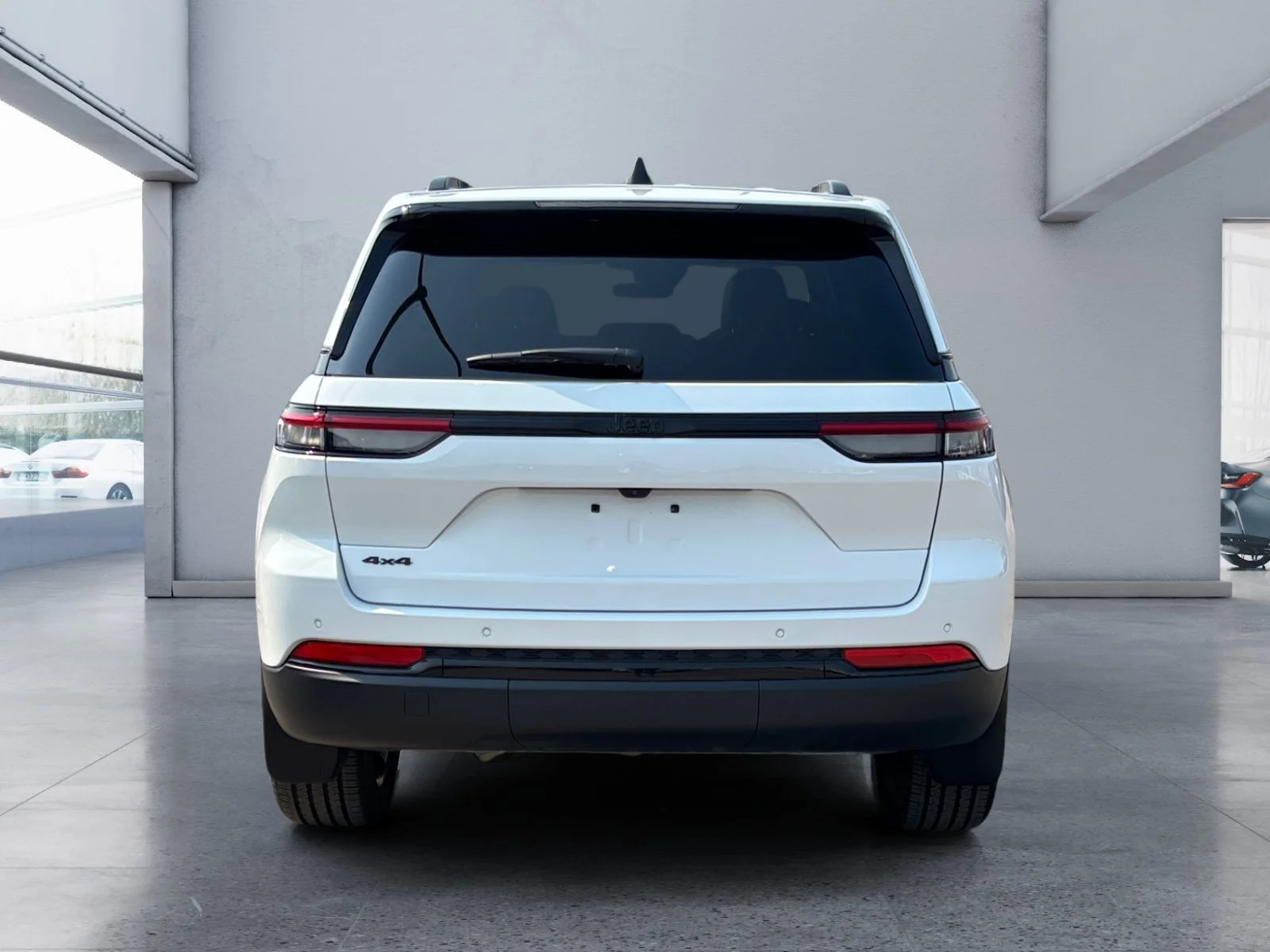 Used 2025 White Jeep Altitude image 4