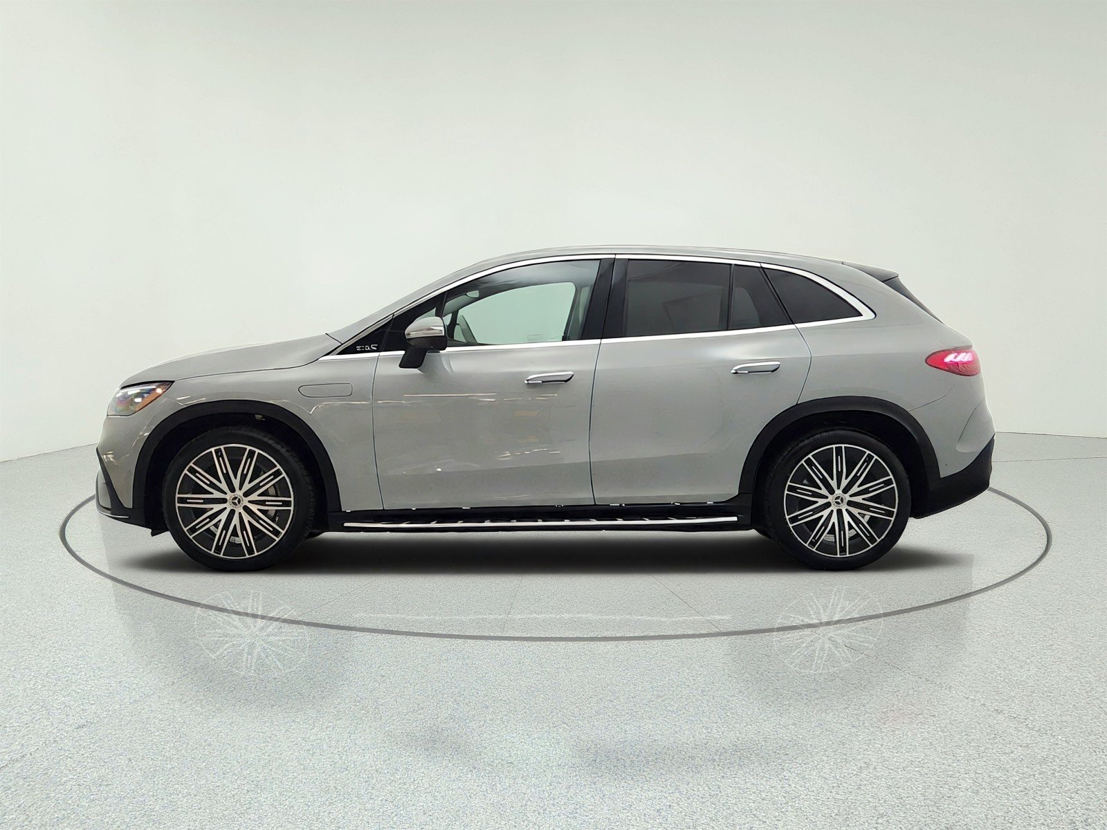 Used 2023 MANUFAKTUR Alpine Grey Mercedes-Benz EQE 350 4MATIC® SUV image 8