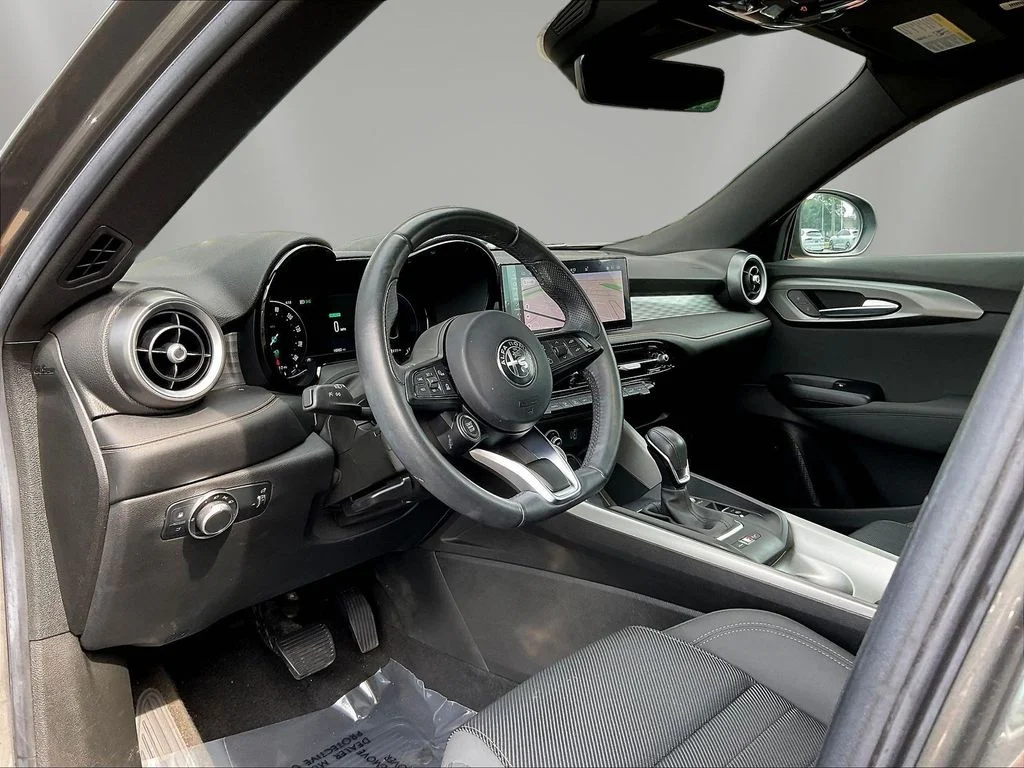 Used 2024 Grigio Alfa Romeo Ti image 16