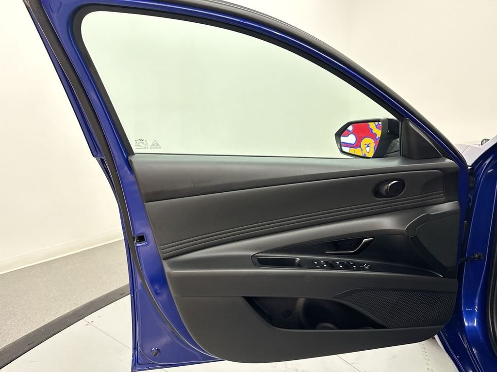 Used 2025 Intense Blue Hyundai SEL Sport image 13