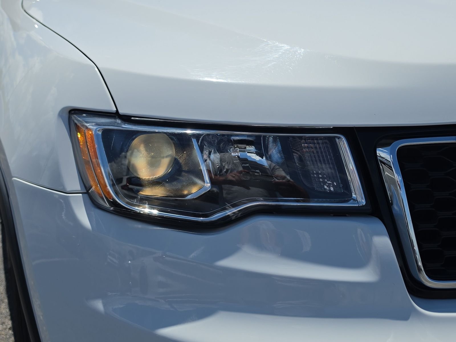 Used 2022 White Jeep Limited image 6