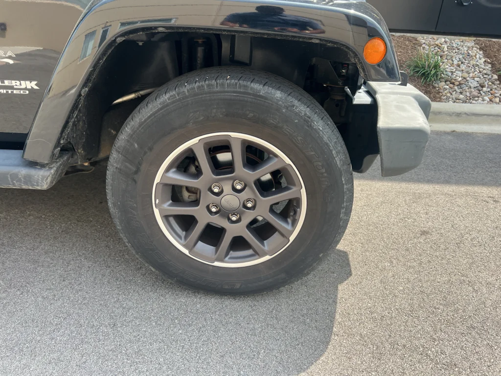 Used 2018 Black Clearcoat Jeep Sahara image 10