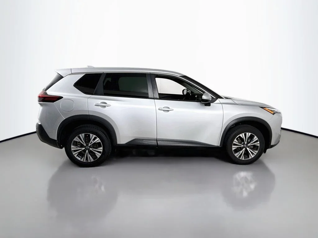 Used 2022 Brilliant Silver Metallic Nissan SV image 8