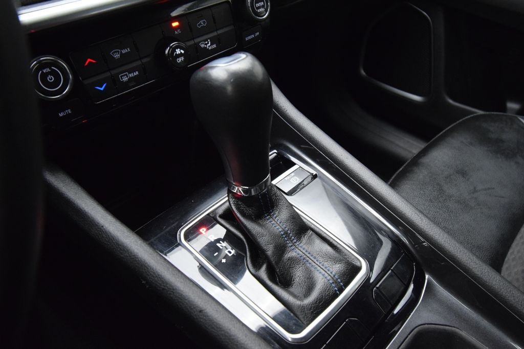 Used 2022 Black Jeep Latitude image 18