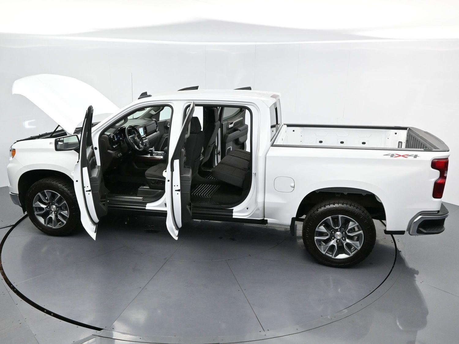 Used 2025 Summit White Chevrolet LT image 40