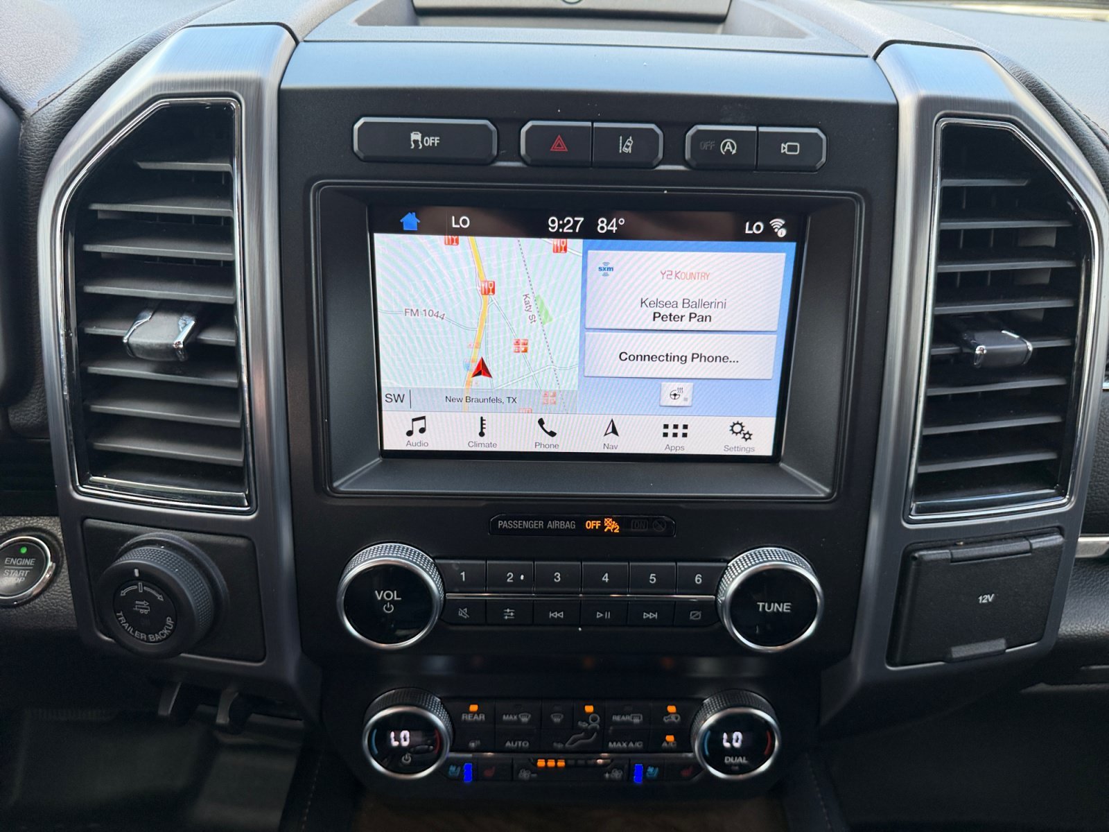Used 2019 Magnetic Ford Platinum image 15