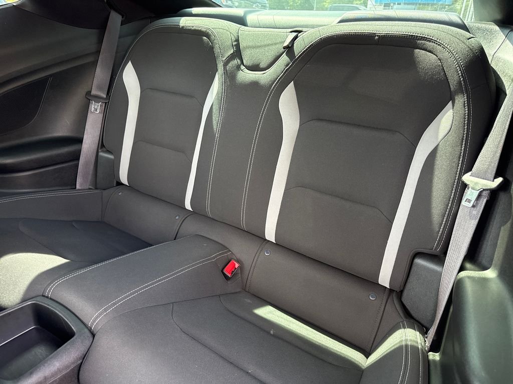 2017 Chevrolet Camaro 1LT - Photo 18