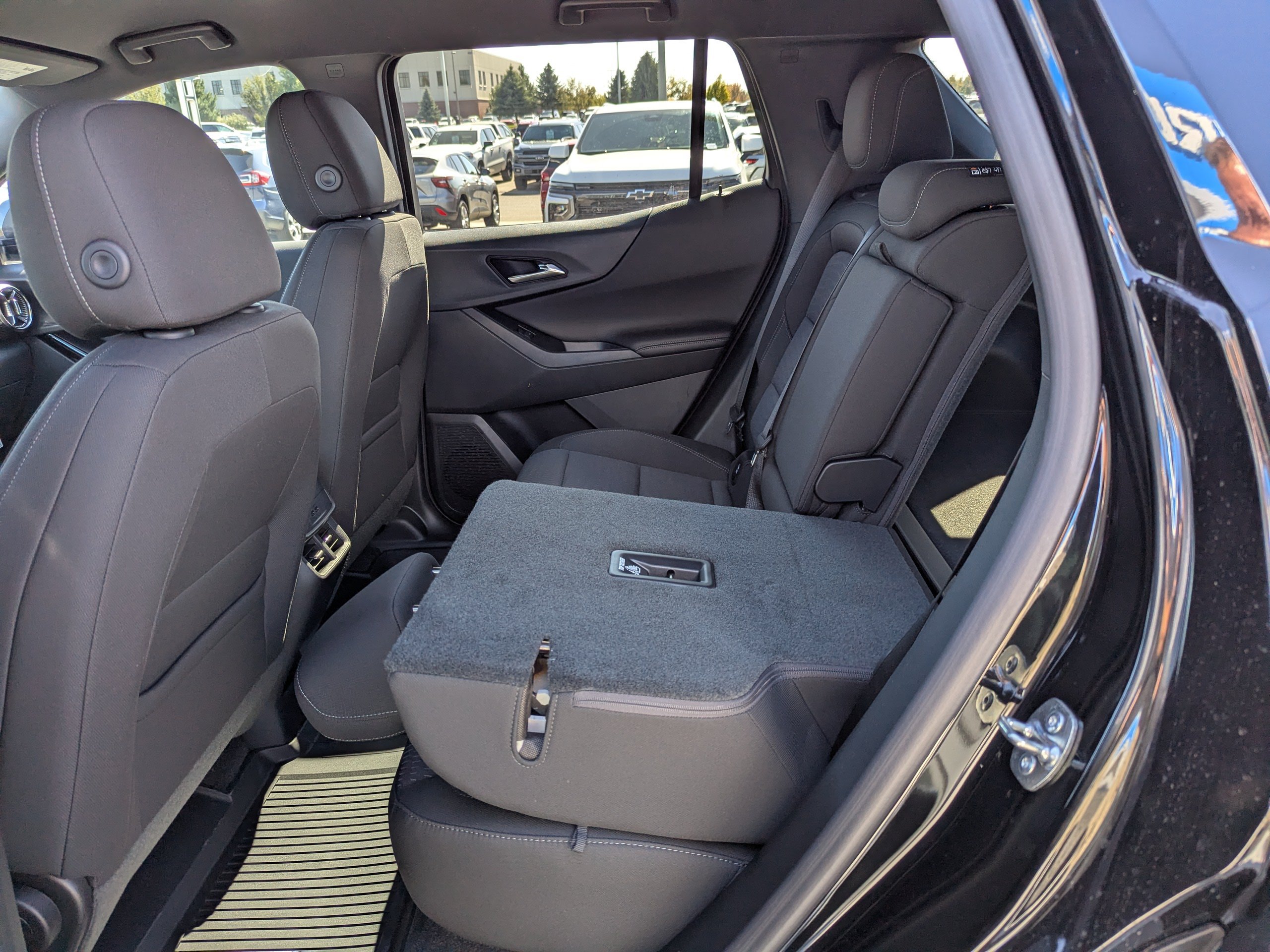 2027 Chevrolet Equinox LT - Photo 30