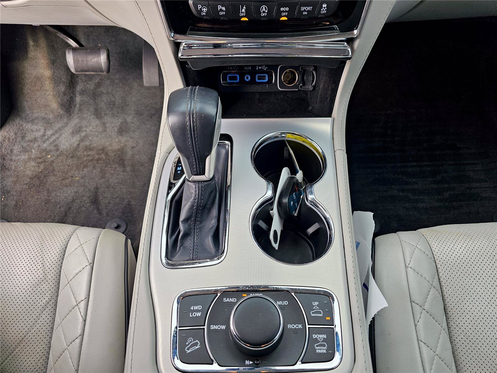 2020 Jeep Grand Cherokee Summit - Photo 26
