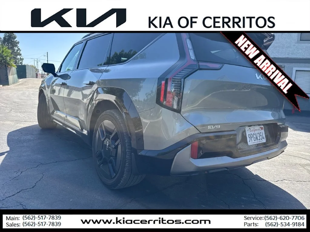 Certified Used 2024 Gray Kia GT-Line image 3