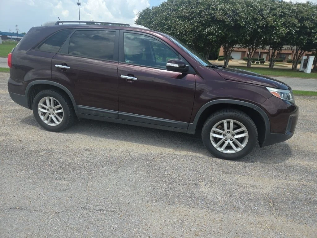Used 2015 Red Kia LX image 14