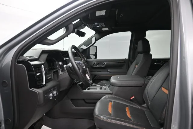 Used 2025 Sterling Metallic GMC AT4 image 10