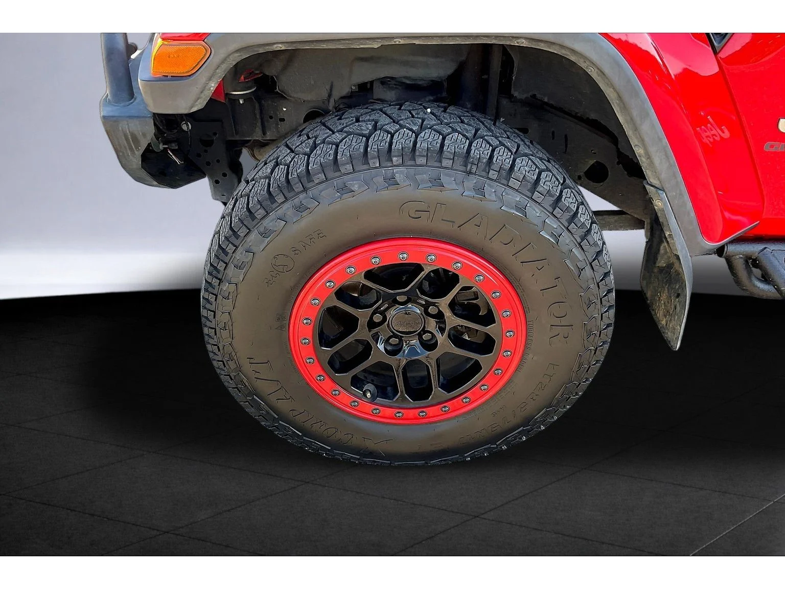 Used 2020 Red Jeep Overland image 7