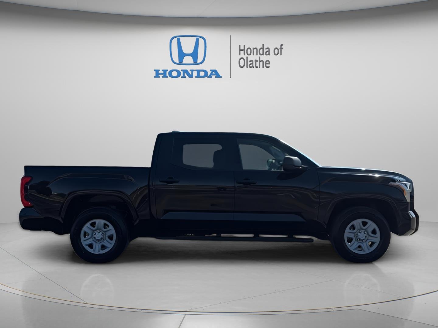 Used 2022 Toyota Tundra SR with VIN 5TFKB5AB3NX016255 for sale in Kansas City