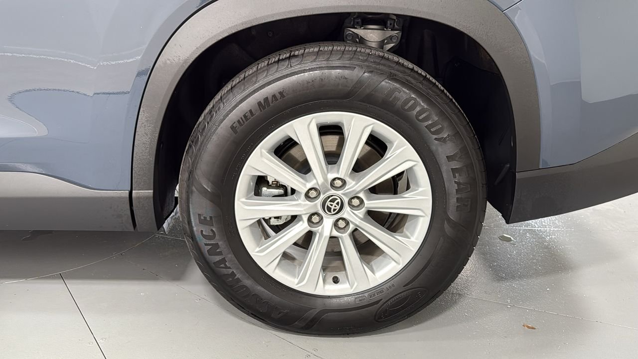 Certified Used 2026 White Toyota XLE image 24