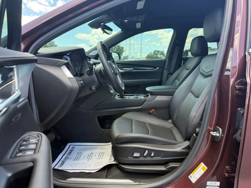 Used 2023 Rosewood Metallic Cadillac Premium Luxury image 16
