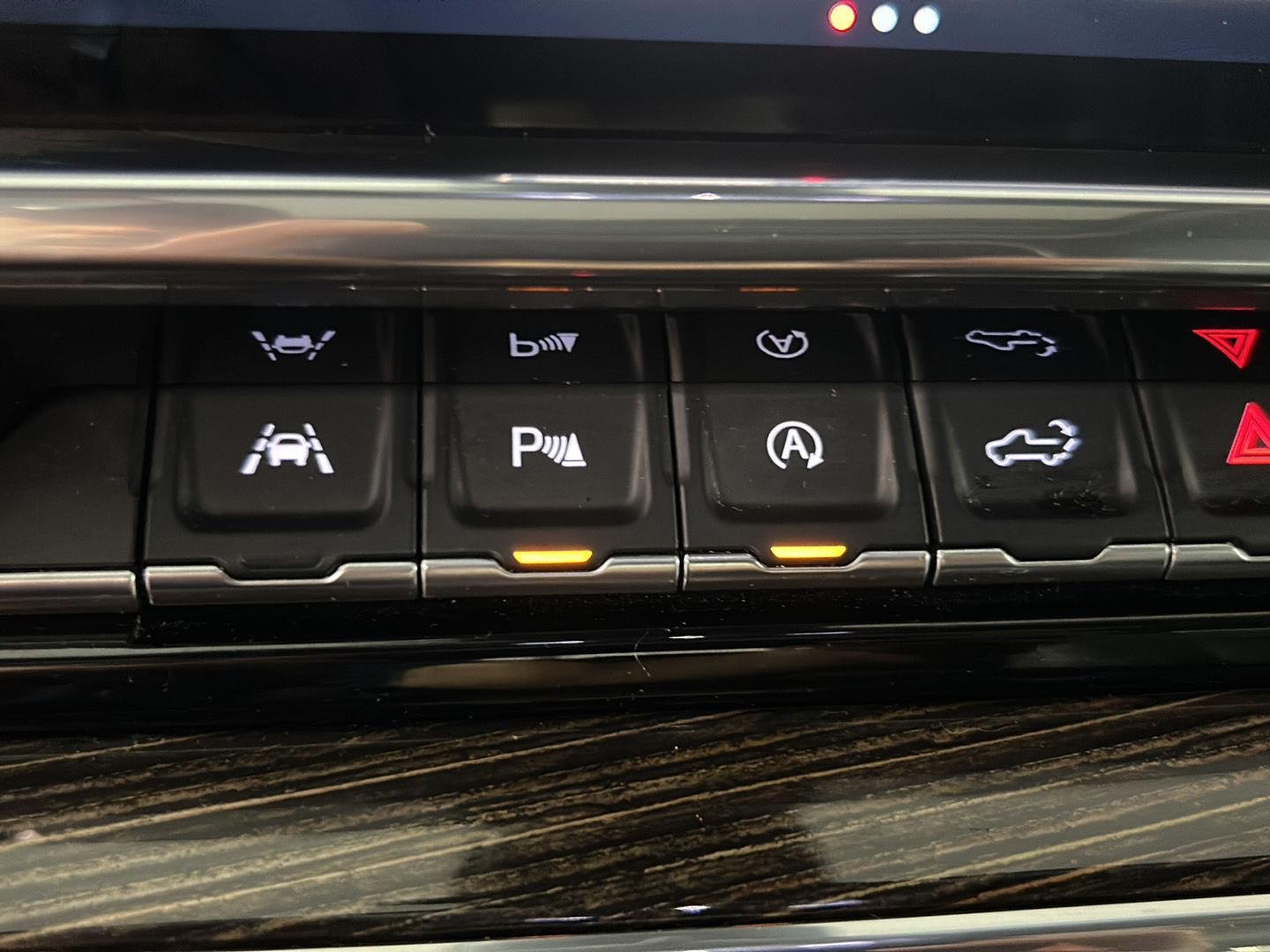 Used 2024 Onyx Black GMC Elevation image 26