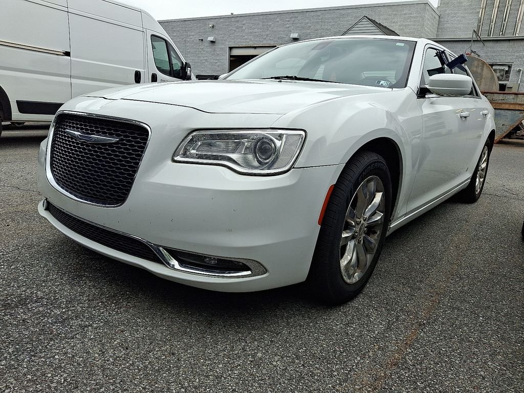 Used 2016 White Chrysler Limited image 2