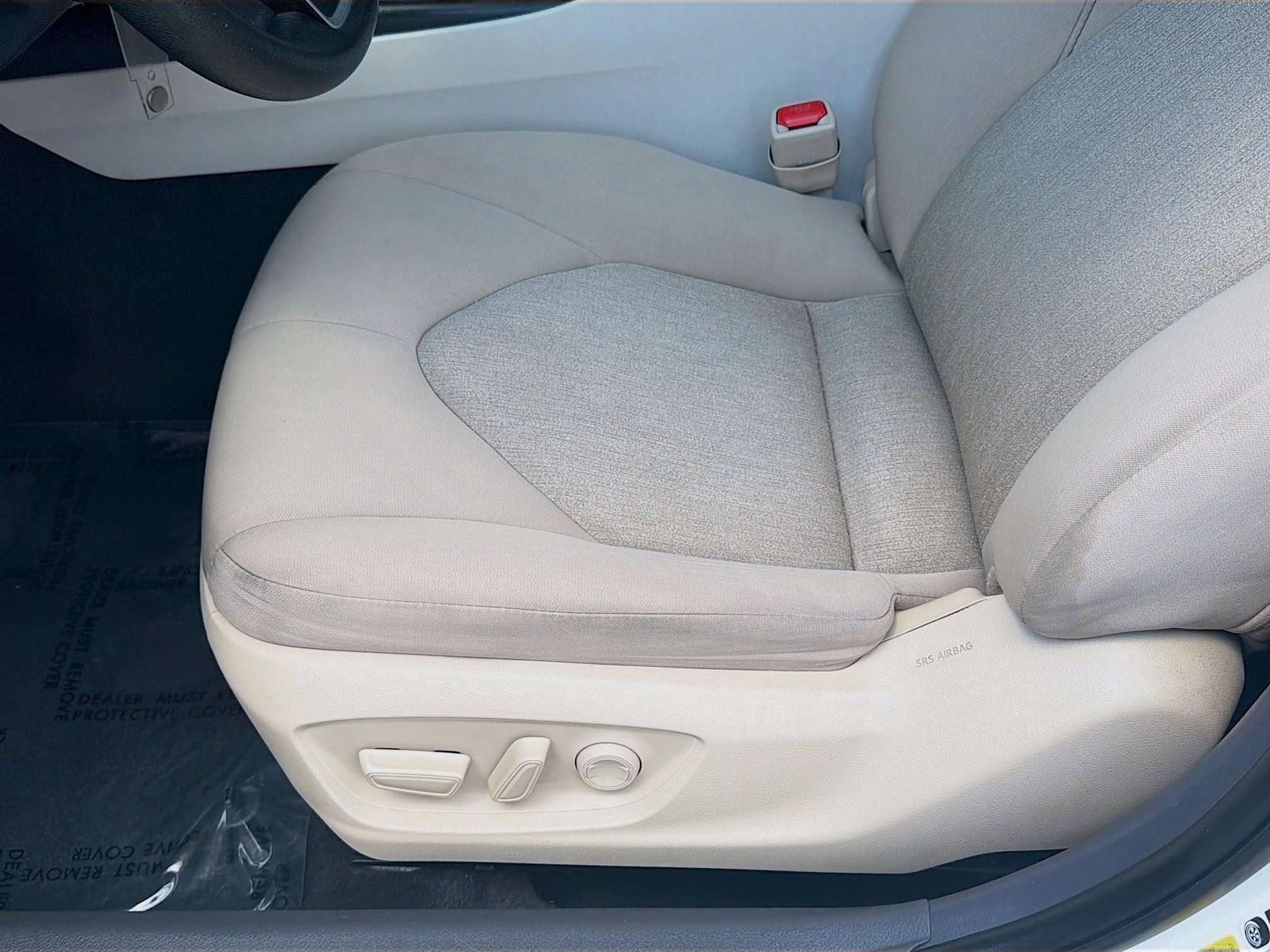 Used 2023 Ice Cap Toyota LE image 16