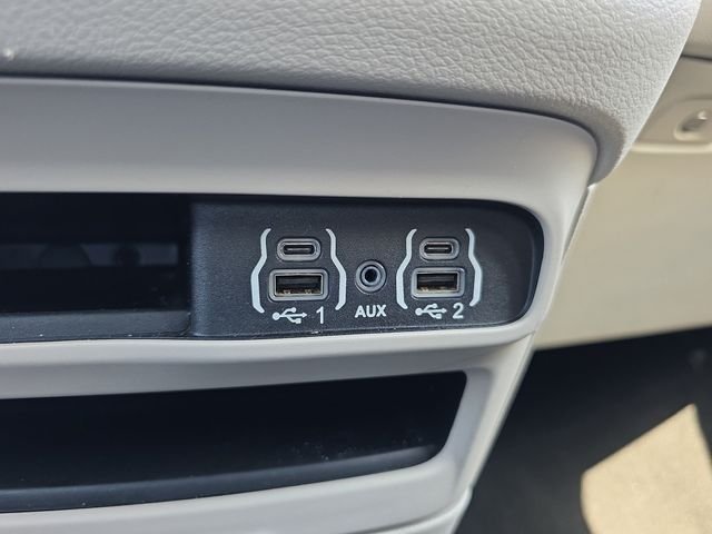 2023 Chrysler Voyager LX - Photo 26