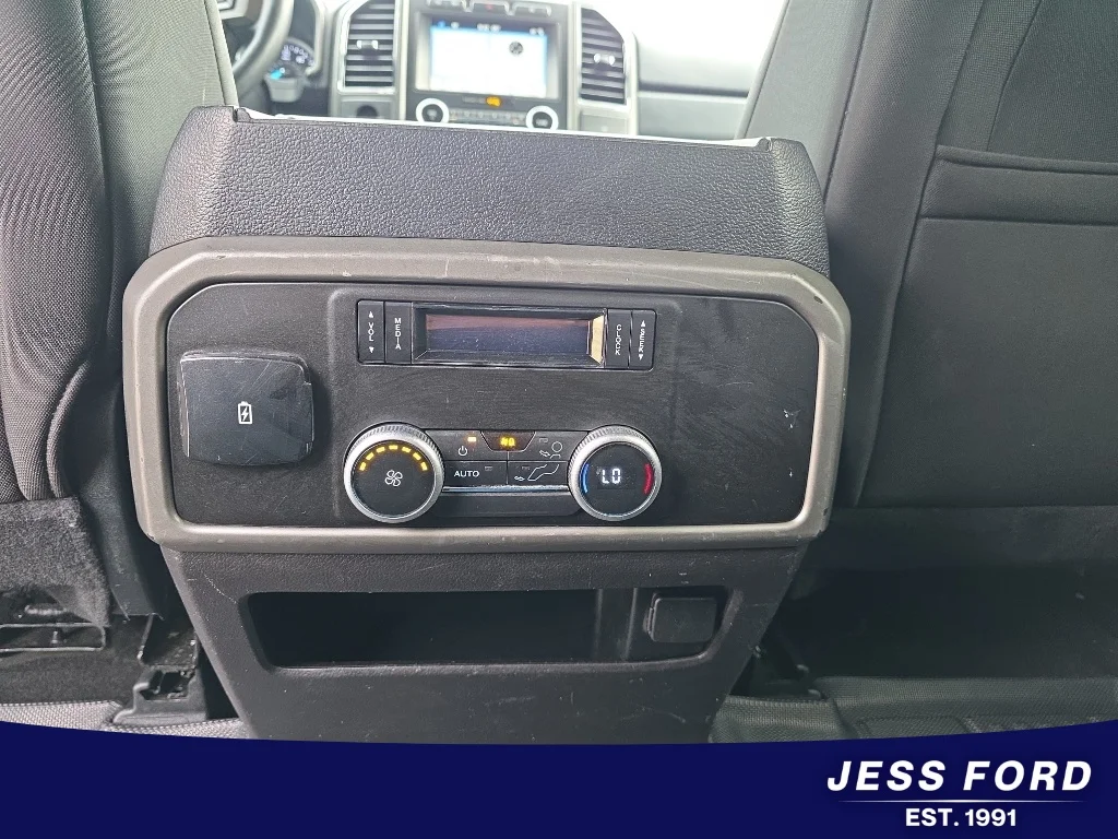 Used 2019 Agate Black Metallic Ford XLT image 12