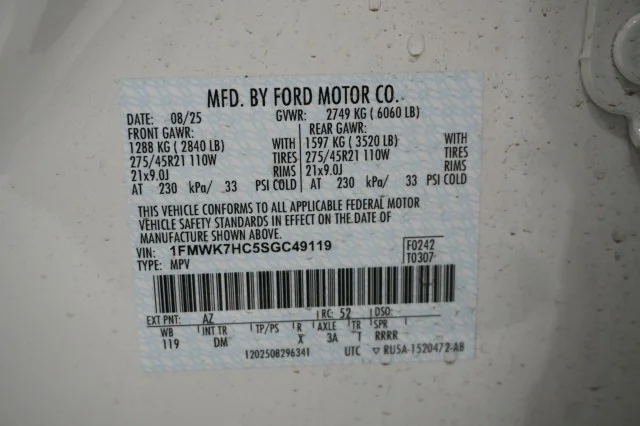 Used 2025 Star White Metallic Tri-Coat Ford Platinum image 39