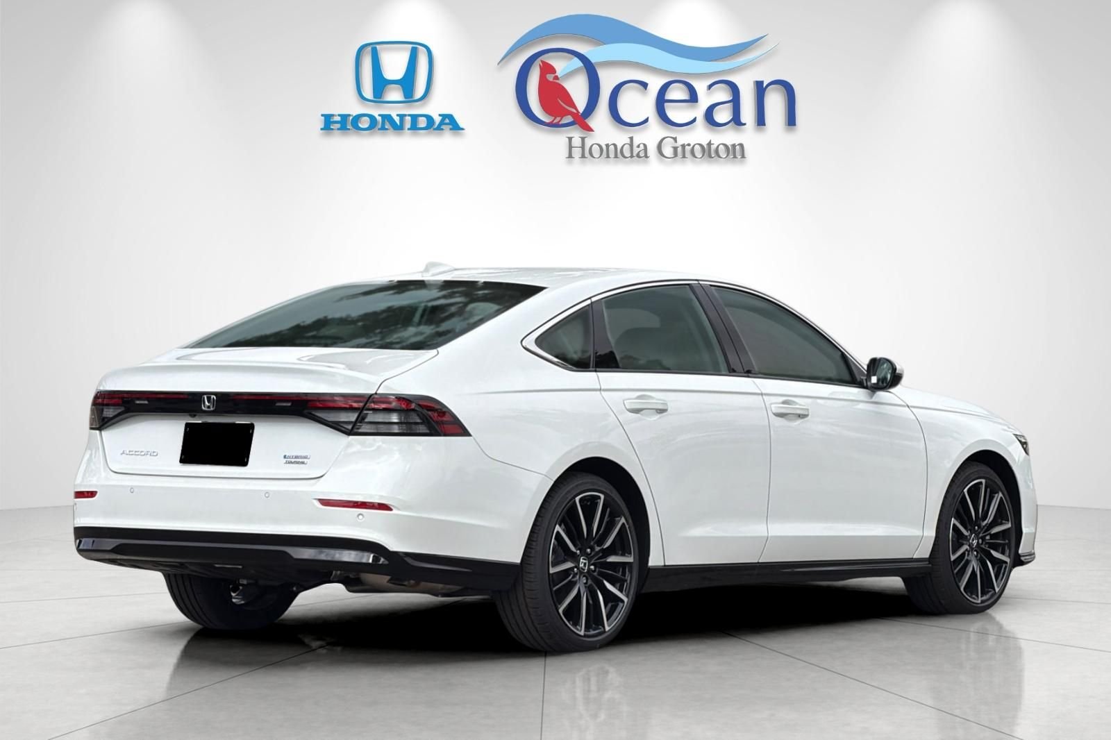 New 2026 Platinum White Pearl Honda Touring image 5