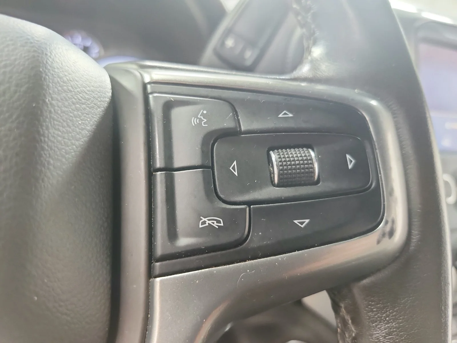 Used 2023 White Chevrolet LTZ image 25