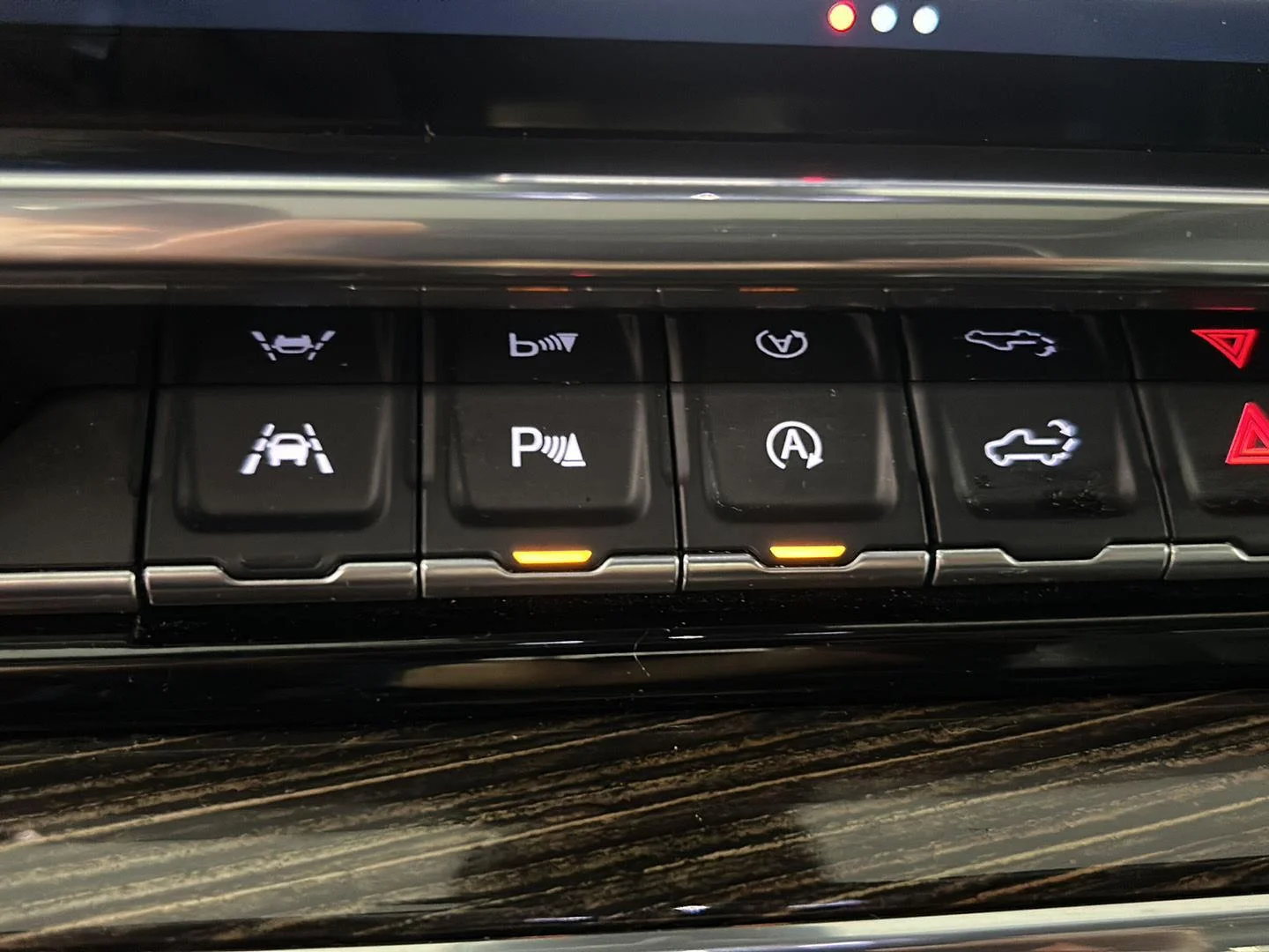 Used 2024 Onyx Black GMC Elevation image 26