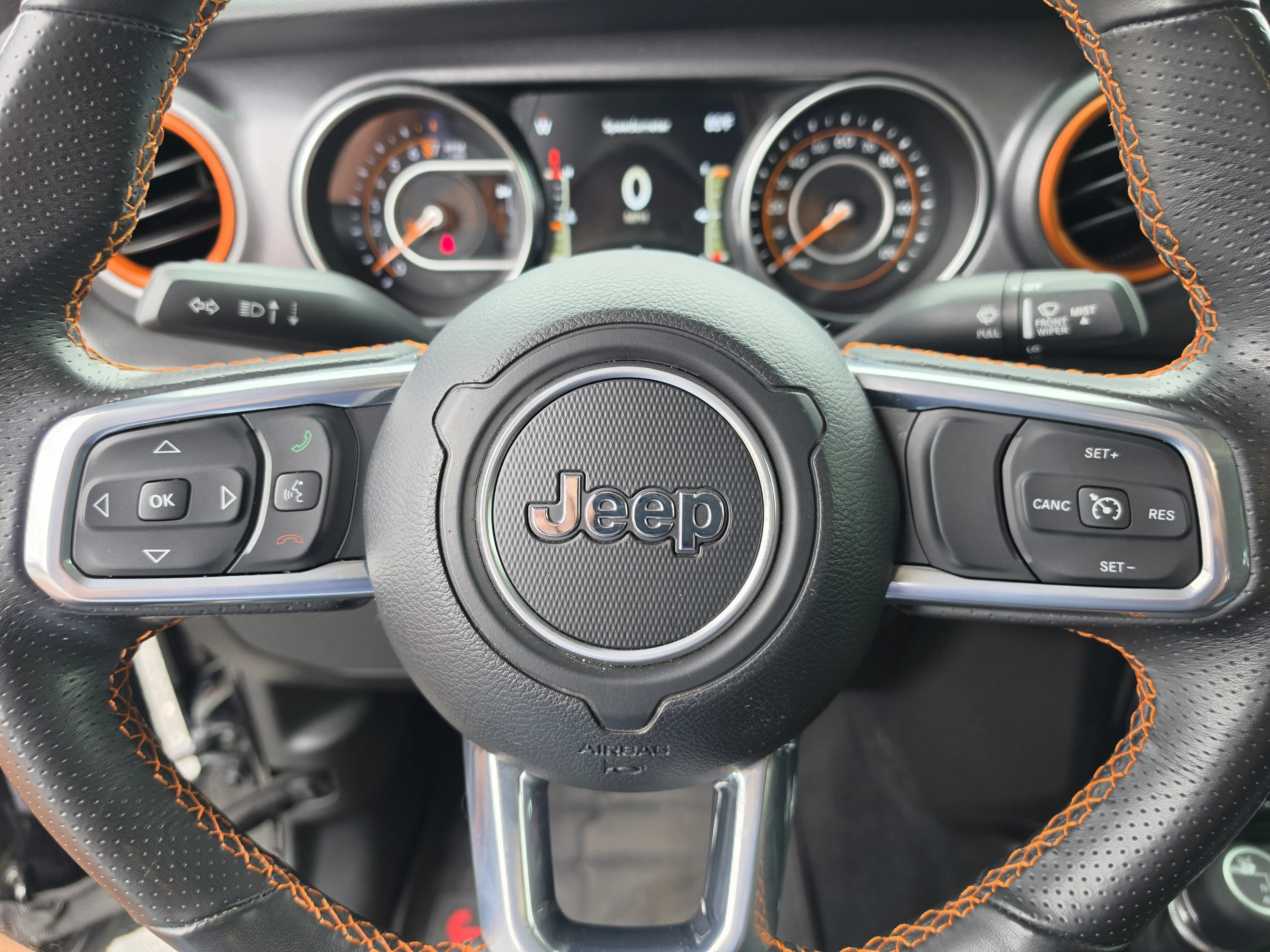 Used 2023 Black Clearcoat Jeep Mojave image 36