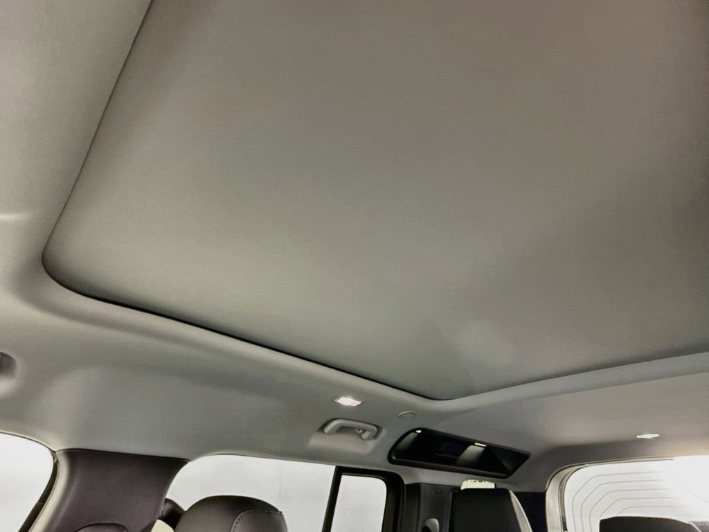 New 2026 Woolstone Green Land Rover S image 22