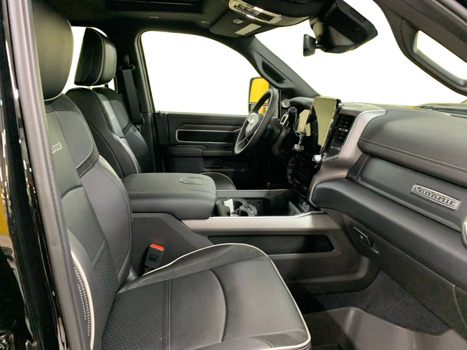 New 2026 Diamond Black Crystal Pearl Ram Laramie image 17