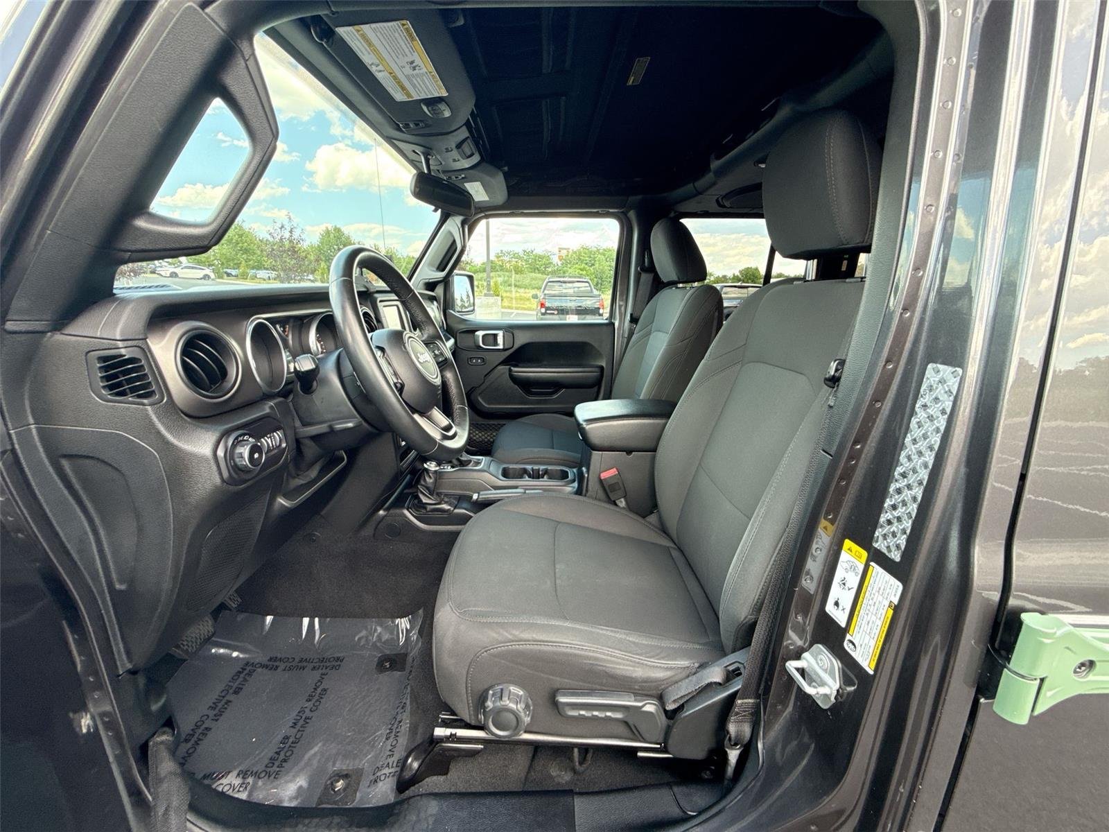 Used 2018 Granite Crystal Metallic Clearcoat Jeep Sport S image 16