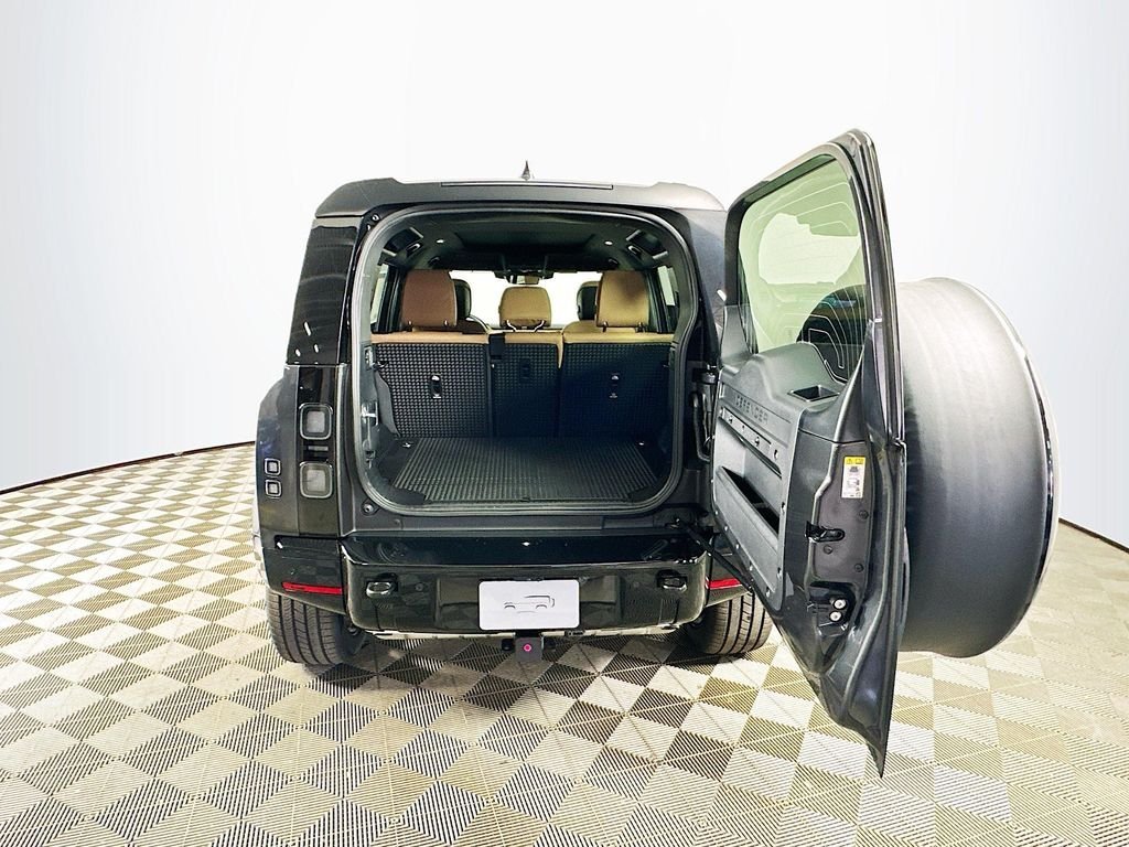 New 2026 Carpathian Grey LAND ROVER X-Dynamic SE image 29