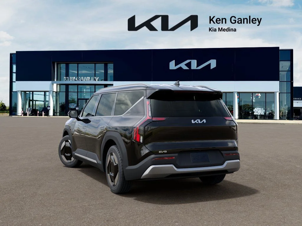 New 2026 Ebony Black Kia Wind AWD image 4