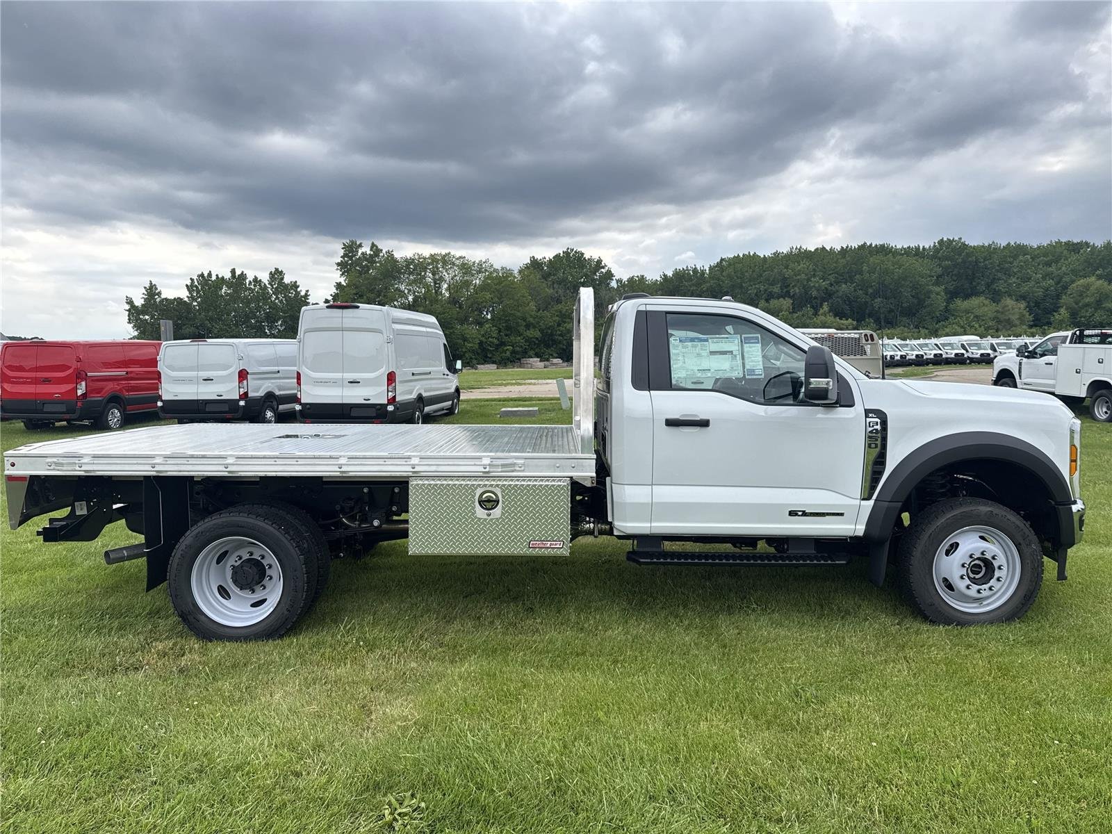 2025 Ford F-450 Super Duty Chassis Cab XL - Photo 25