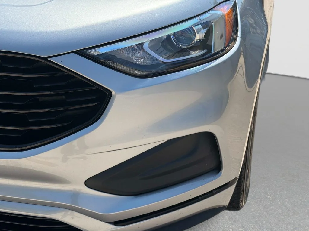 Used 2022 Silver Metallic Ford SE image 11