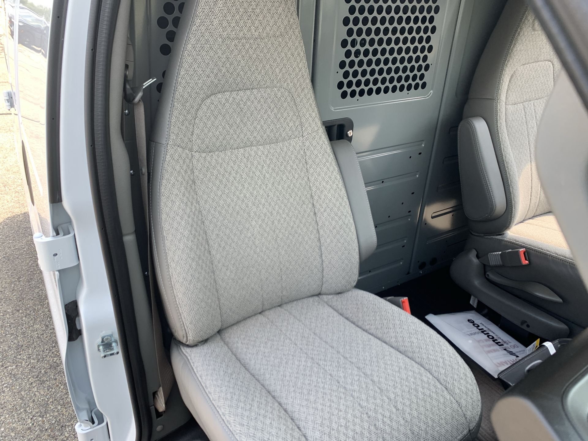 2025 GMC Savana Cargo Work Van - Photo 44
