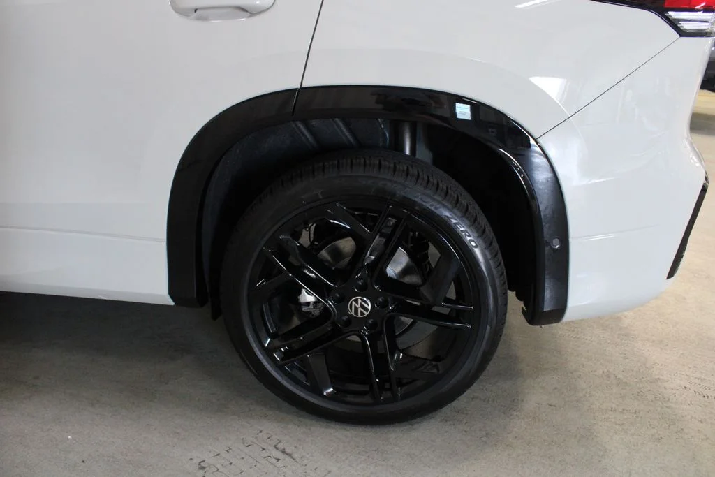 New 2026 Beige Volkswagen 2.0T SE R-Line Black image 29