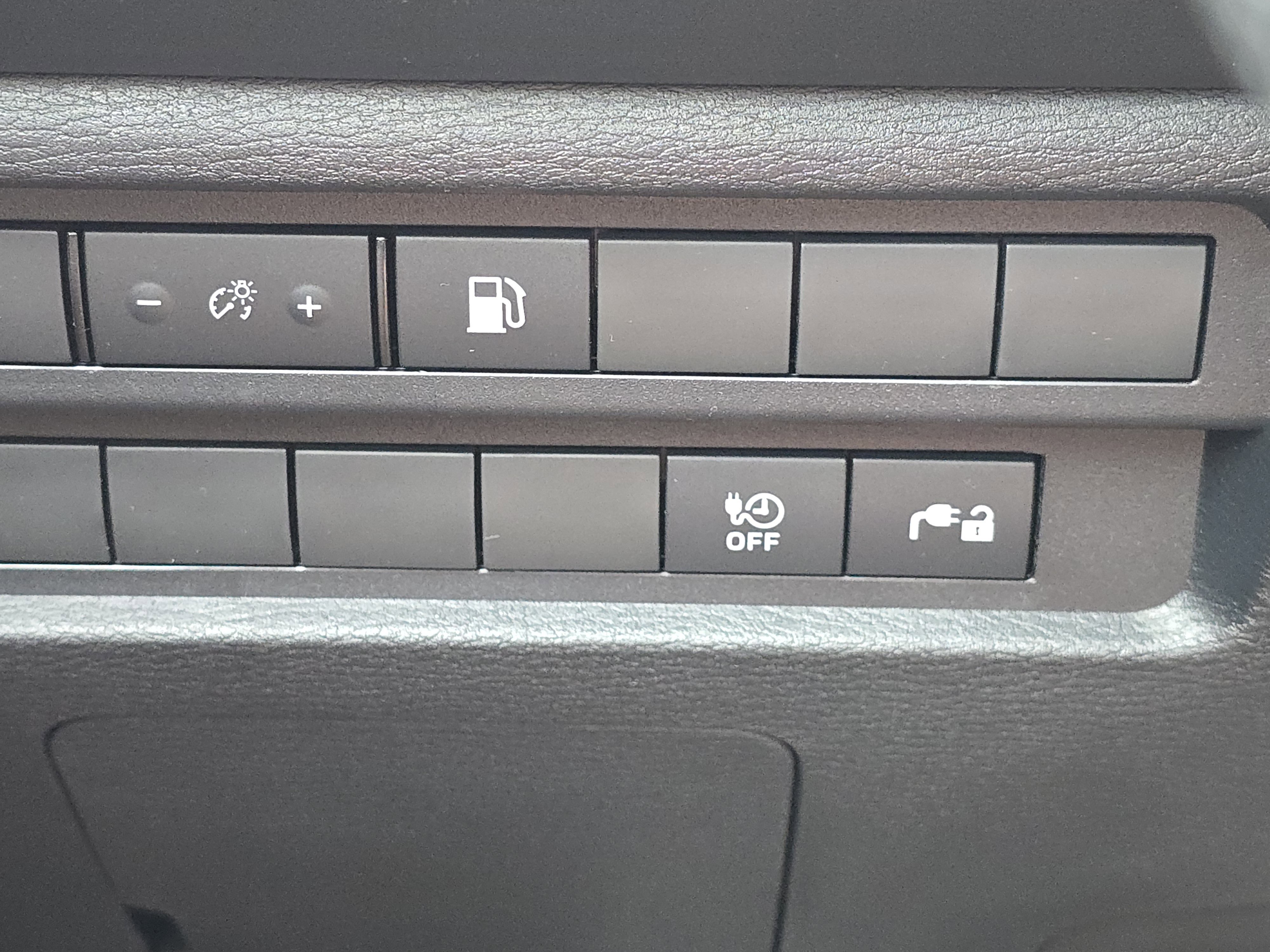 2025 Mitsubishi Outlander Plug-in Hybrid ES - Photo 14