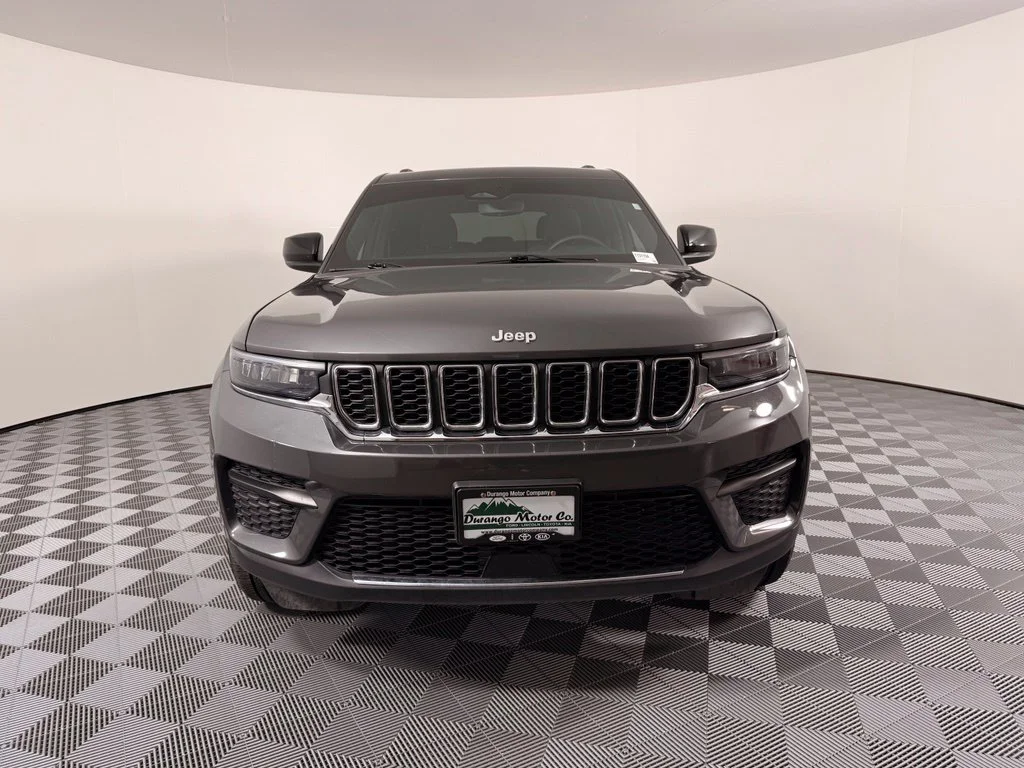 Used 2024 Gray Jeep Laredo X image 3