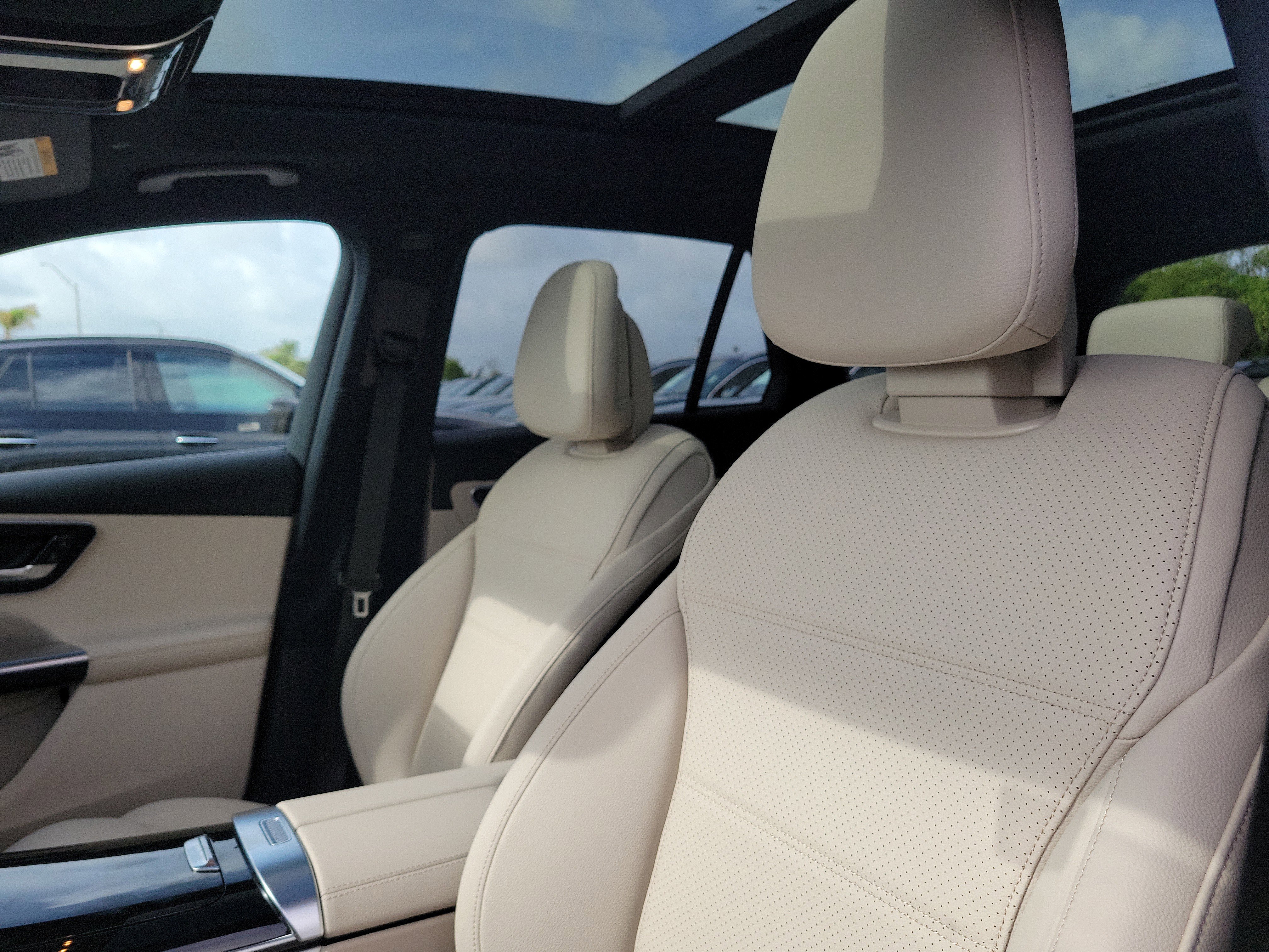 New 2026 Verde Silver Metallic Mercedes-Benz GLC 300 image 50