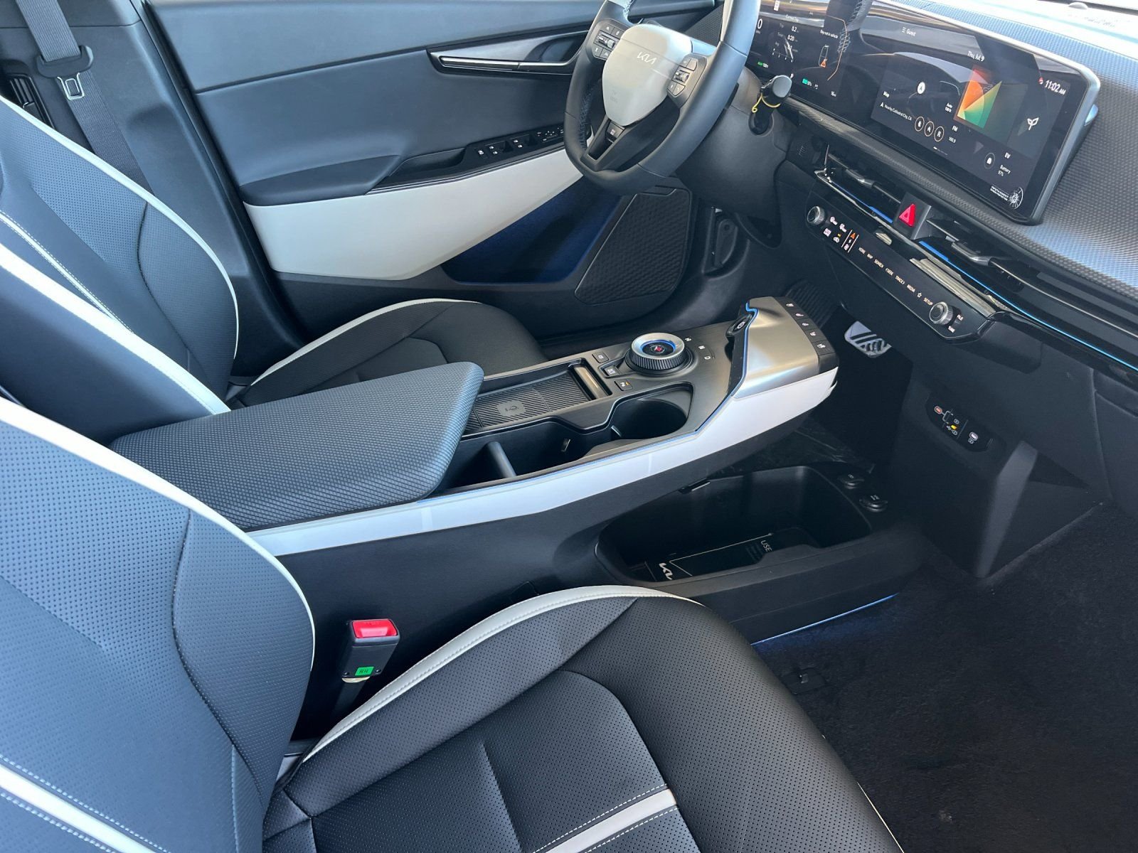 New 2026 Glacial White Pearl / Black Ro Kia GT-Line AWD image 16