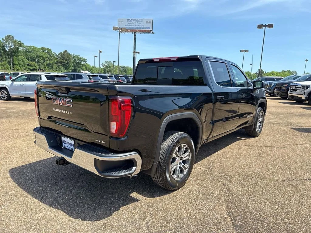 2026 GMC Sierra 1500 SLE - Photo 15