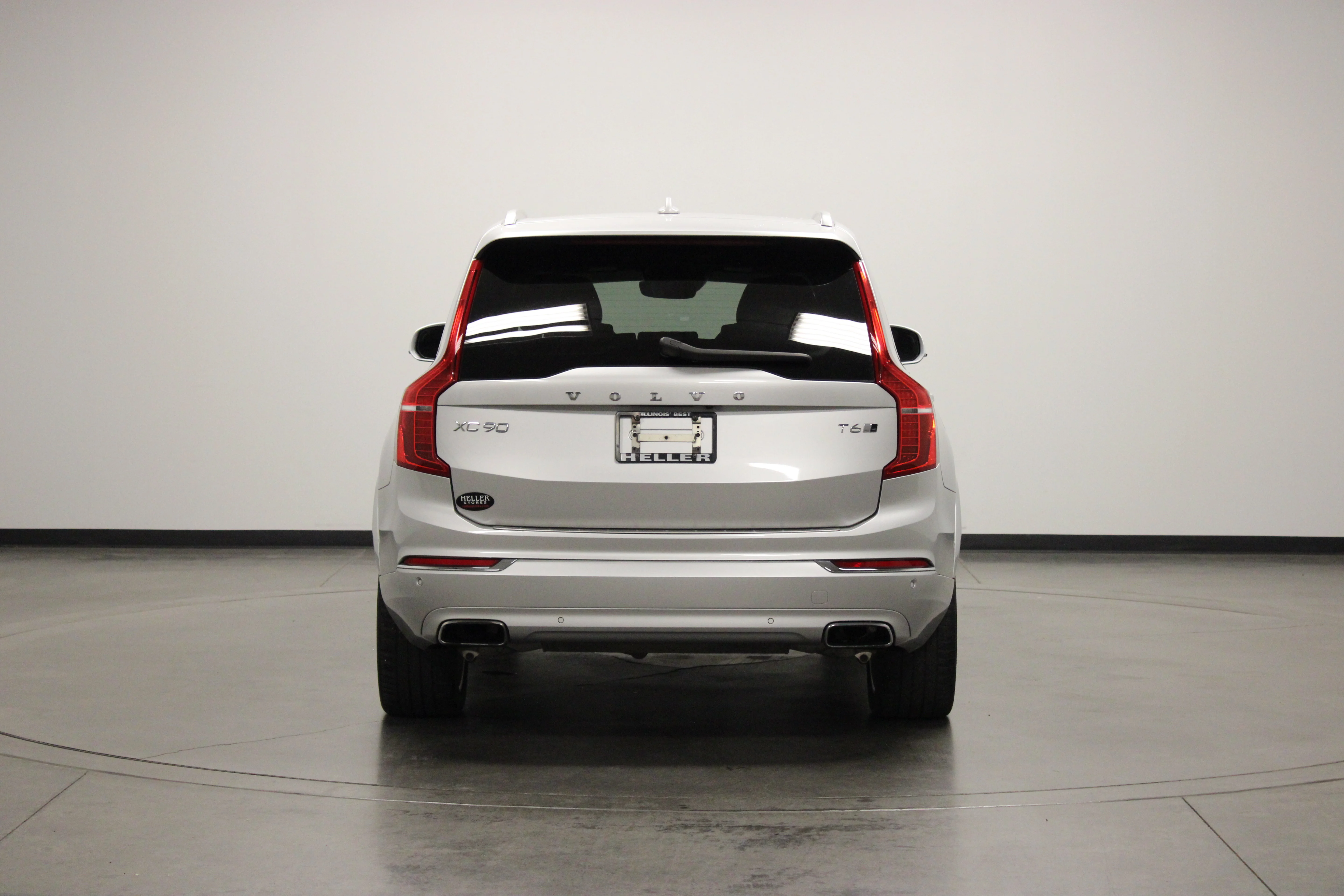 Used 2018 Bright Silver Metallic Volvo T6 Inscription image 7