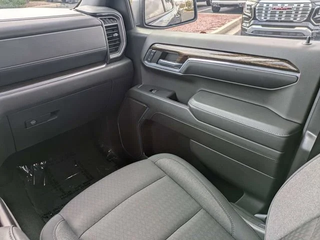 Used 2024 Downpour Metallic GMC Elevation image 18